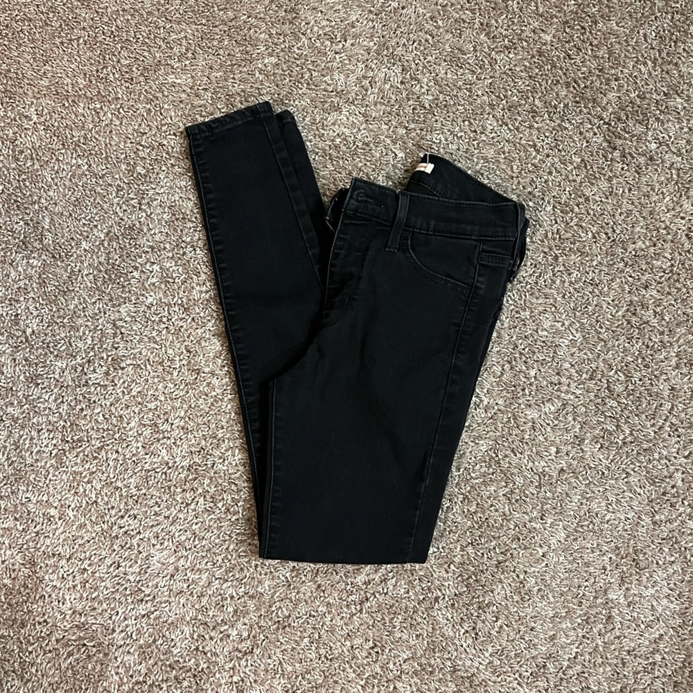 Levi’s 720 high rise black super skinny jeans.